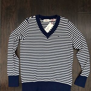 Vineyard Vines Women's Navy and White V-Neck Sweater